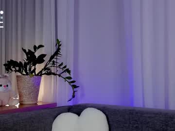 Mineliaaa Chaturbate stream image from April 23, 2025