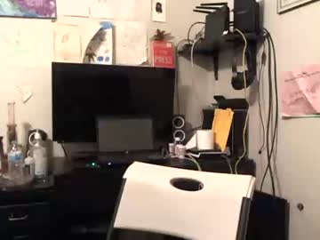 Llamagirl16 Chaturbate stream image from April 23, 2025