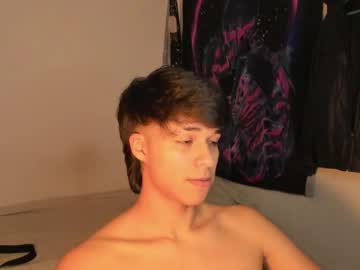 Victorino_Jhonson Chaturbate stream image from April 23, 2025