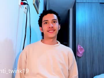 Santi_Twink19 Chaturbate stream image from April 23, 2025