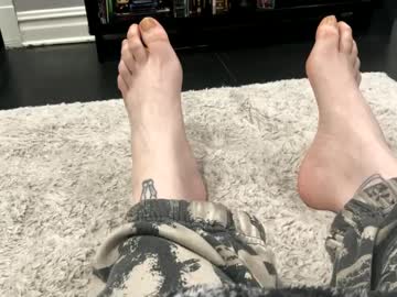 Idreamoffeeties Chaturbate stream image from April 23, 2025