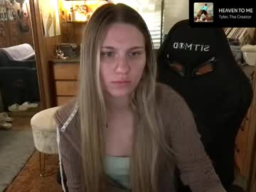 Incognitoqueen Chaturbate stream image from April 23, 2025