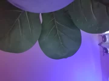Isabellacloverlove Chaturbate stream image from April 23, 2025