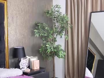 Lisacroft Chaturbate stream image from April 23, 2025