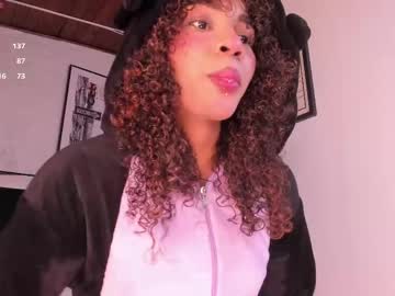 Tylla_ Chaturbate stream image from April 23, 2025