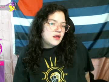 Bheartxxx Chaturbate stream image from April 23, 2025