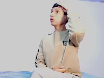 Candyy_Queen864507 Chaturbate stream image from April 23, 2025