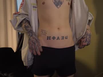 Pantivik Chaturbate stream image from April 23, 2025