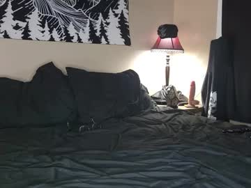 Reee4mebb Chaturbate stream image from April 23, 2025