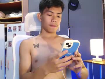 Clyde_Hugecock Chaturbate stream image from April 23, 2025