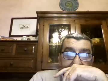 Iseolago Chaturbate stream image from April 23, 2025