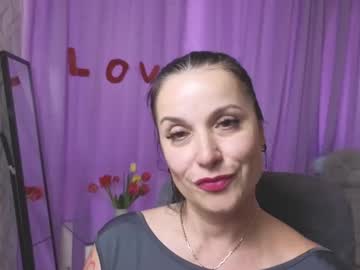 Paulinnee_ Chaturbate stream image from April 23, 2025