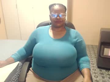 Sweetnoziexxx Chaturbate stream image from April 23, 2025