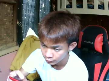 Urhotpinoy_Izaac Chaturbate stream image from April 23, 2025