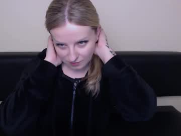Vanillaex_ Chaturbate stream image from April 23, 2025