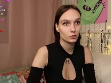 Esmadowey Chaturbate stream image from April 23, 2025