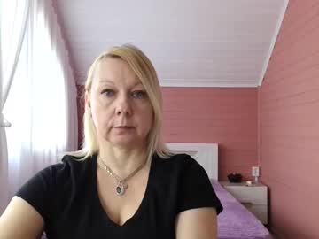 Forever_Smilex Chaturbate stream image from April 23, 2025