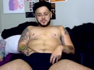 Loganliqueur Chaturbate stream image from April 23, 2025