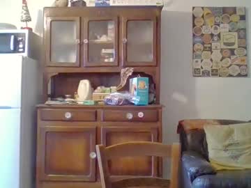 22esserre Chaturbate stream image from April 23, 2025