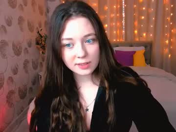 Alluringlook Chaturbate stream image from April 23, 2025