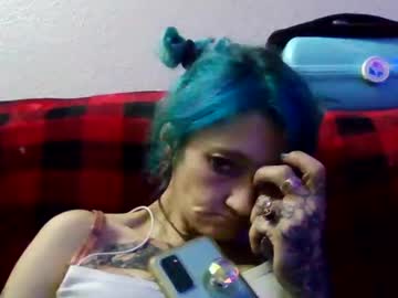 Evieskyy Chaturbate stream image from April 23, 2025
