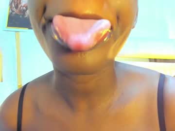 Huddah_Cam Chaturbate stream image from April 23, 2025