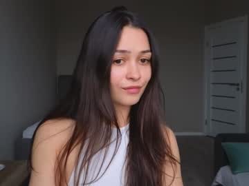 A_P_P_L_E Chaturbate stream image from April 23, 2025