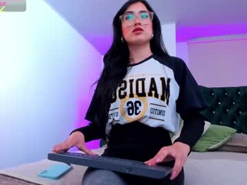 Liittle_Sara Chaturbate stream image from April 23, 2025