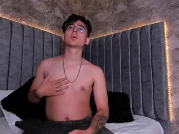 Loganbumbury Chaturbate stream image from April 23, 2025