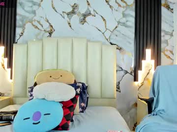 Molliebue1 Chaturbate stream image from April 23, 2025