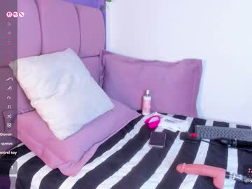 Renatareyess Chaturbate stream image from April 23, 2025