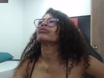 Smilet_Milf Chaturbate stream image from April 23, 2025