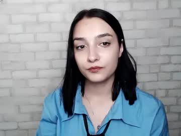 Veryveryshygirl Chaturbate stream image from April 23, 2025