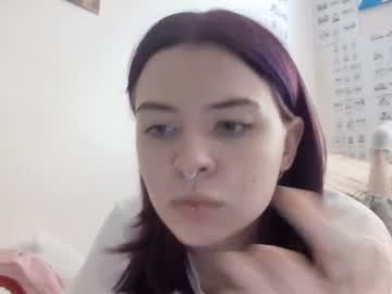 Emolita Chaturbate stream image from April 23, 2025