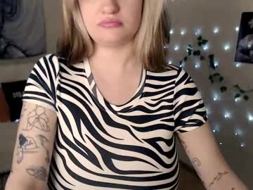 Missmelons_ Chaturbate stream image from April 23, 2025
