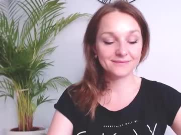 Alicialux Chaturbate stream image from April 23, 2025
