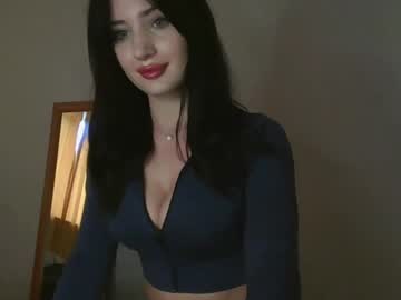 Chloetrue Chaturbate stream image from April 23, 2025