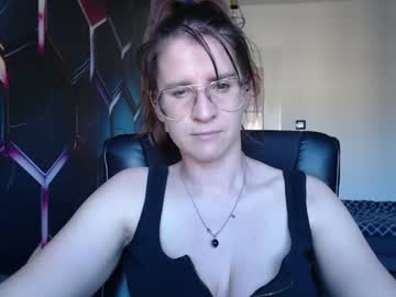 Kayalips Chaturbate stream image from April 23, 2025