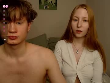 Lessyxjhony Chaturbate stream image from April 23, 2025