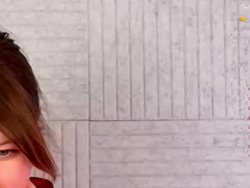 Salut_Love Chaturbate stream image from April 23, 2025