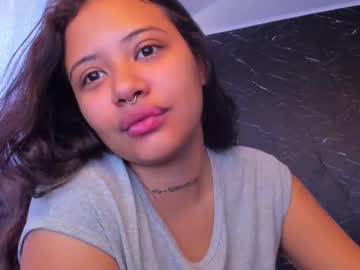 Miiaa7_ Chaturbate stream image from April 23, 2025