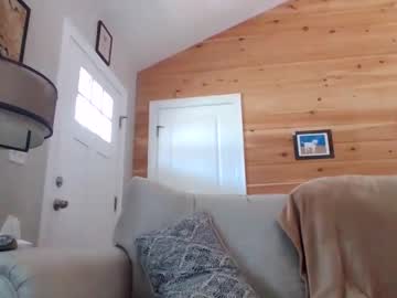 Newhallboxer Chaturbate stream image from April 23, 2025