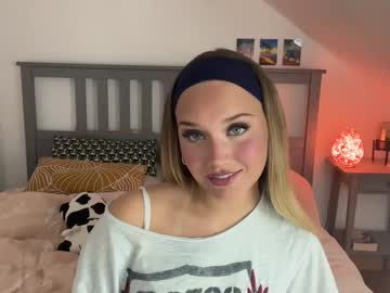 Vicidreamm Chaturbate stream image from April 23, 2025