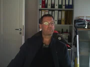 Macfly67 Chaturbate stream image from April 23, 2025