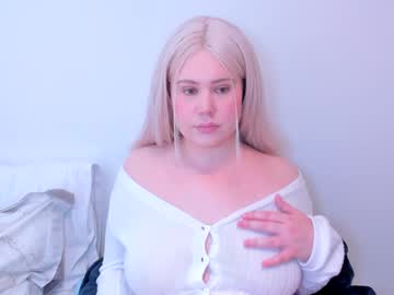 _Voe Chaturbate stream image from April 23, 2025