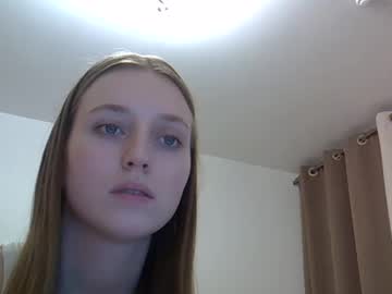 _Alo Chaturbate stream image from April 23, 2025