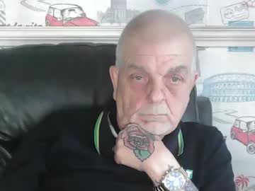 Fuckdog371666 Chaturbate stream image from April 23, 2025