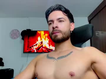 Maxtowers Chaturbate stream image from April 23, 2025