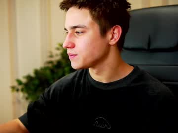 Yan_Leen Chaturbate stream image from April 23, 2025