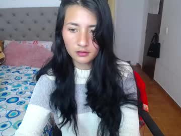 Catalinahounn Chaturbate stream image from April 23, 2025